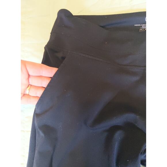 Zella Womens M Black Cinched Ankle Capri Leggings High Rise Pocket 86% Nylon - Picture 5 of 10